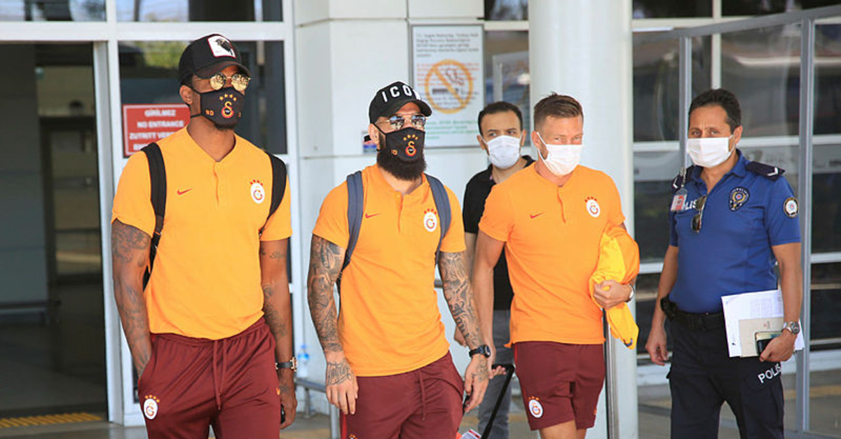 Galatasaray Kafilesi Antalya Da Son Dakika Galatasaray Haberleri Fotomac