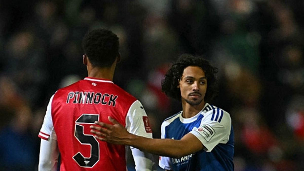 Brentford FA Cup'ta Macclesfield'ı yenerek turladı! (İŞTE MAÇIN ÖZETİ)