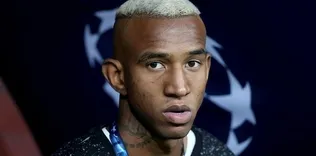 Yönetim Benfica ile masaya oturdu