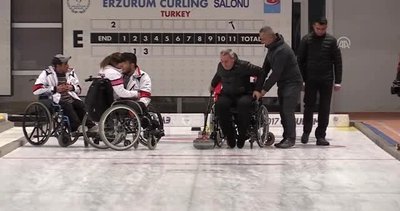 Vali tekerlekli sandalyede curling oynadı