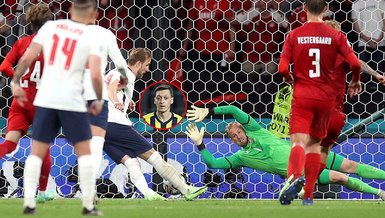 Son dakika spor haberi: Mesut Özil'den İngiltere-Danimarka maçındaki penaltı yorumu!