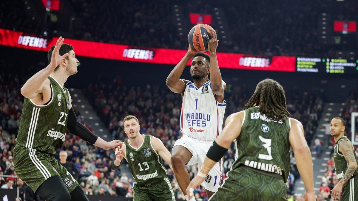 Bayern Münih 92-97 Anadolu Efes (MAÇ SONUCU ÖZET) Bayern Münih 92-97 Anadolu Efes (MAÇ SONUCU ÖZET)