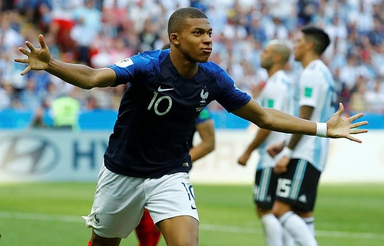 Kylian Mbappe'nin gizli aşkı tanıdık çıktı - Futbol Haberleri