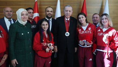 Başkan Recep Tayyip Erdoğan, Türkiye Milli Paralimpik Takımı sporcularını kabul etti