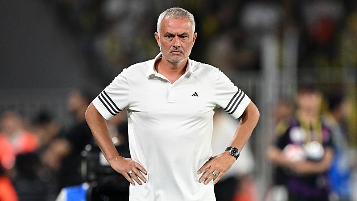 Fenerbahçe Teknik Direktörü Mourinho'dan yönetime transfer tepkisi: Eğer Şampiyonlar Ligi önemli olsaydı... Fenerbahçe Teknik Direktörü Mourinho'dan yönetime transfer tepkisi: Eğer Şampiyonlar Ligi önemli olsaydı...