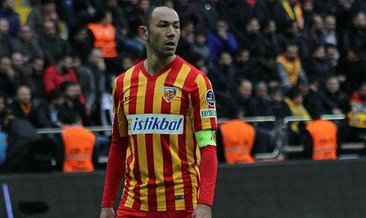 Umut Bulut bir yıl daha Kayserispor'da