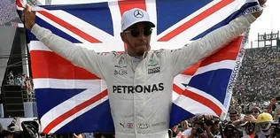 Hamilton şampiyonluk sayısını 4’e çıkardı