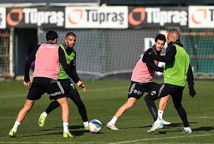 sivasspor-besiktas-maci-canli-izle-sivasspor-besiktas-maci-ne-zaman-saat-kacta-hangi-kanalda-ztk-canli-mac-izl-1736227859722.jpeg