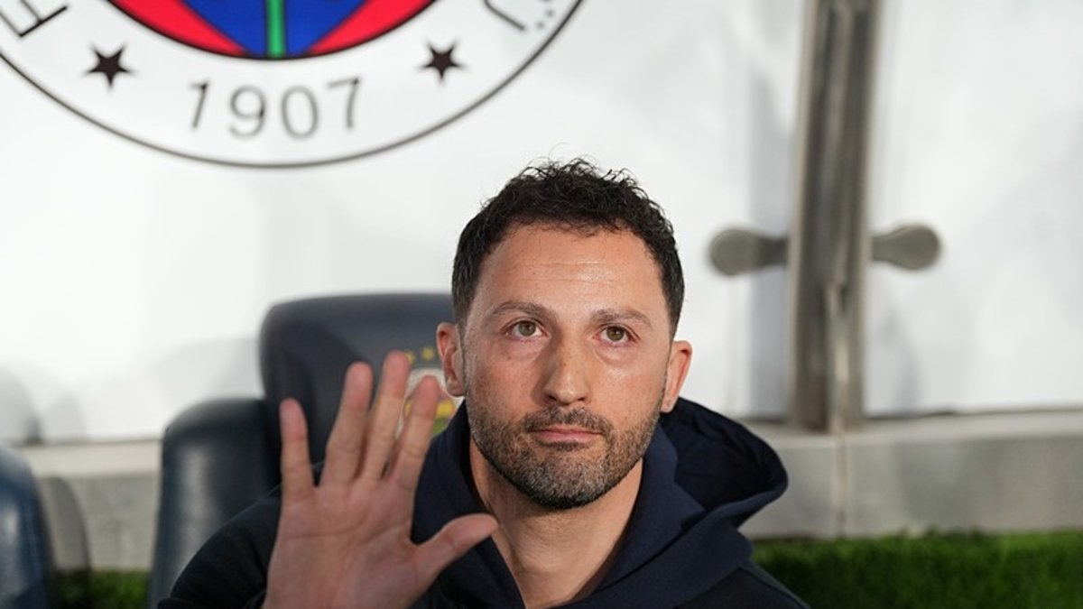 A Spor Muhabiri Erdem Akbaş: Fenerbahçe'de Aykut Kocaman ismi ciddi şekilde konuşulmaya başlandı!