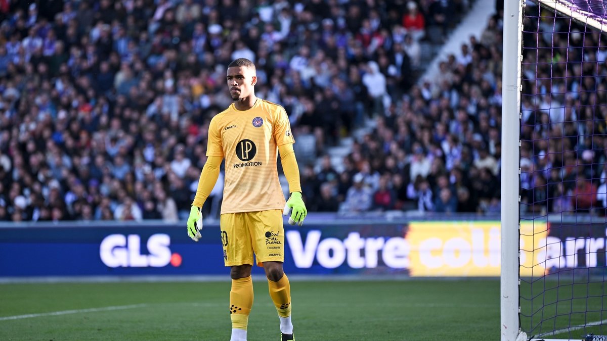Galatasaray'dan kaleci transferinde ters köşe! Guillaume Restes'e teklif Galatasaray'dan kaleci transferinde ters köşe! Guillaume Restes'e teklif