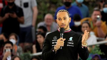 Lewis Hamilton'dan emeklilik açıklaması!