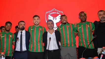 Amed’de 5 futbolcu imzaladı