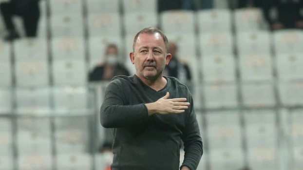 Beşiktaş - Sporting Lizbon maçı sonrası Sergen Yalçın'a taraftardan destek!