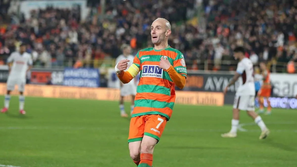 Sarıyer Efecan Karaca transferini açıkladı