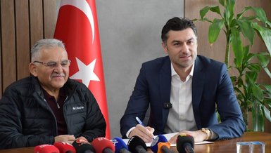 Burak Yılmaz Kayserispor'a imzayı attı