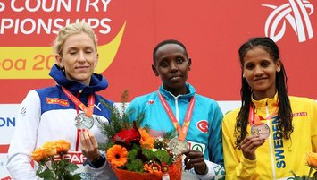 Yasemin can tarih yazdı