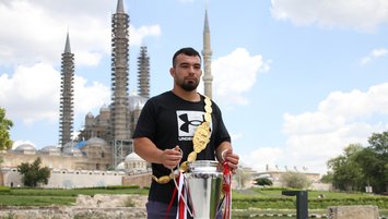Yusuf Can Zeybek wins golden belt at Türkiye's annual Kirkpinar Oil Wrestling Festival
