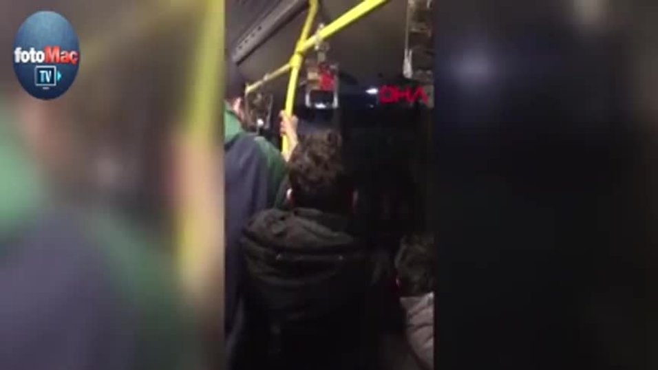 Metrobus Duraginda Taraftar Kavgasi Videosunu Izle Fotomac Tv
