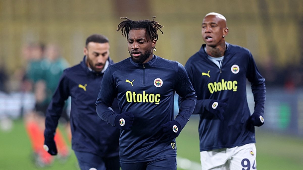 Saint-Maximin'den derbi sonu flaş paylaşım!