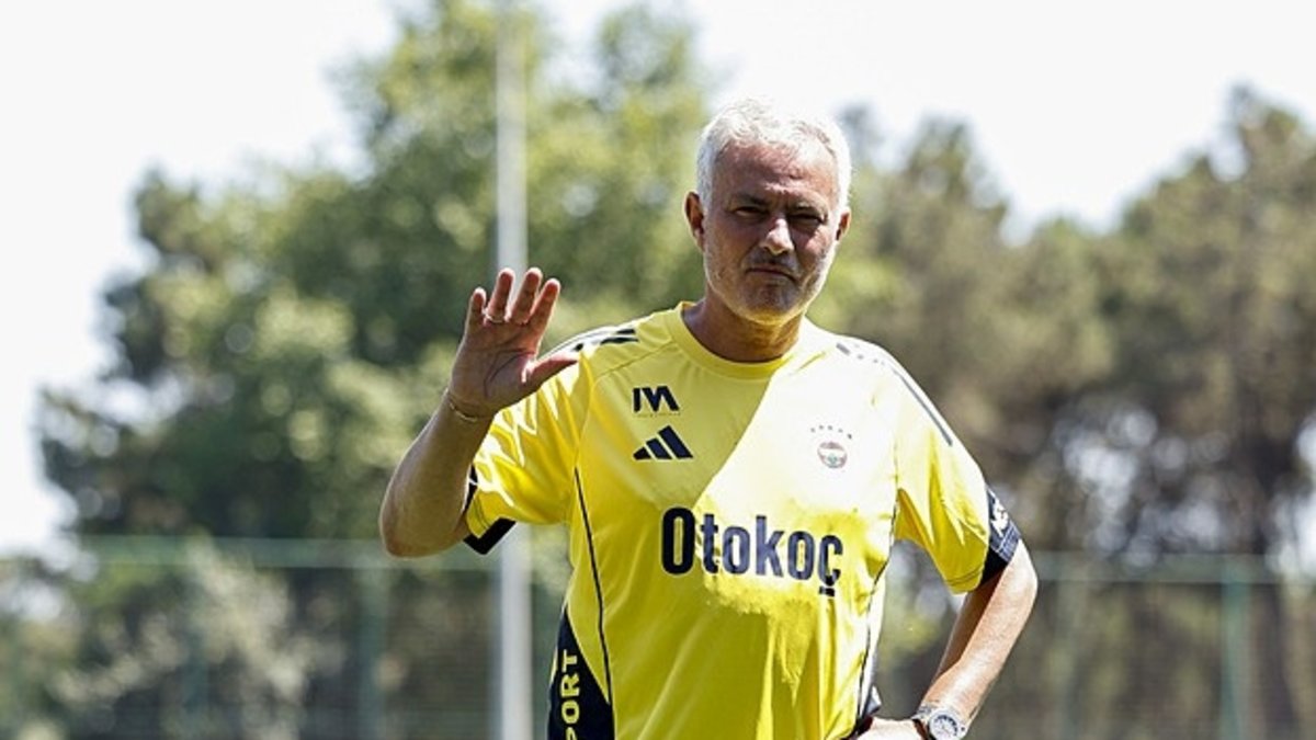 Jose Mourinho’nun yeni yardımcıları belli oldu Jose Mourinho’nun yeni yardımcıları belli oldu