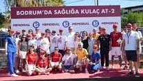 Sağlığa kulaç attılar