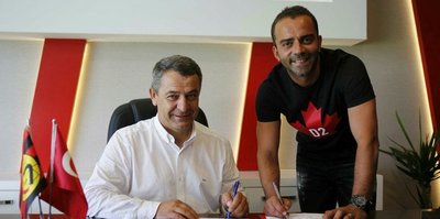 Eskişehirspor'da Semih Şentürk'ün sözleşmesi uzatıldı