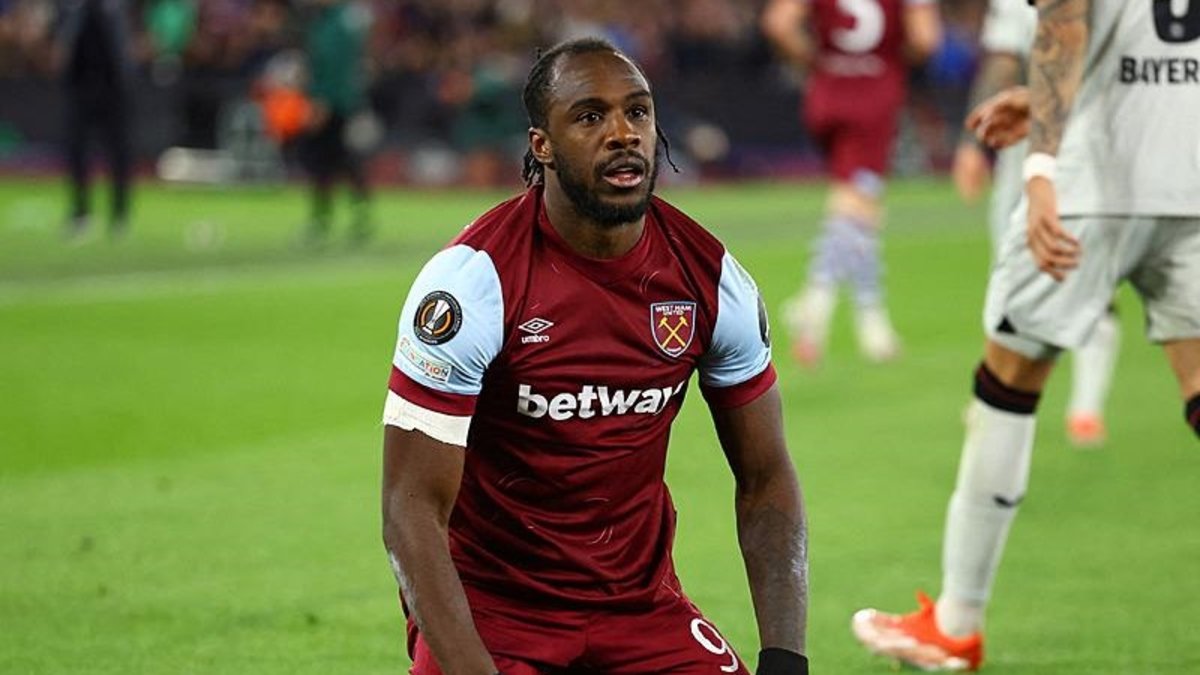 Michail Antonio emekli olabilir