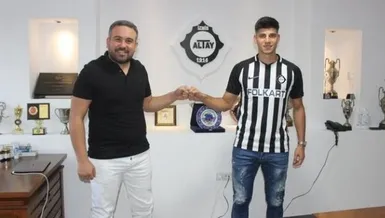 Altay Harun Alpsoy’u kaptı!