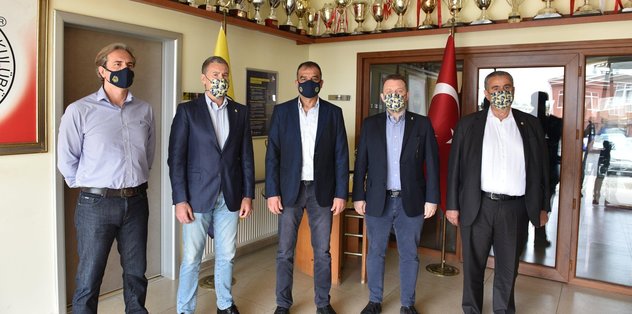 Fenerbahçe Futbol Akademi'de devir teslim töreni yapıldı