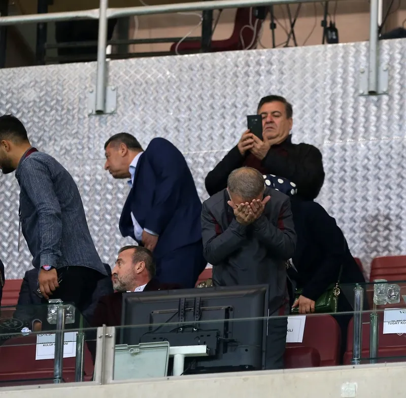 Trabzonspor Başkanı Ahmet Ağaoğlu Hatayspor maçında gözyaşlarına hakim olamadı! - 2