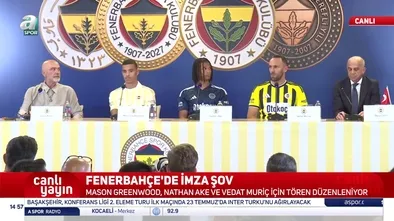 Fenerbahçe'de yeni transferler için imza töreni düzenledi!