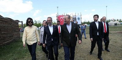 Mevlüt Çavuşoğlu: "Tarihimizi yaşatıyoruz"