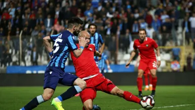 Adana Demir’e bir haller oldu!