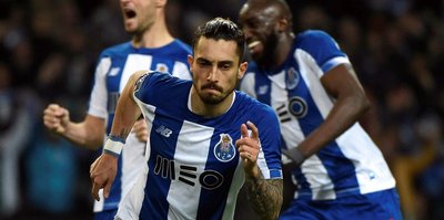 Alex Telles 25’e PSG’ye