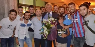 Taraftardan efsaneye coşkulu karşılama