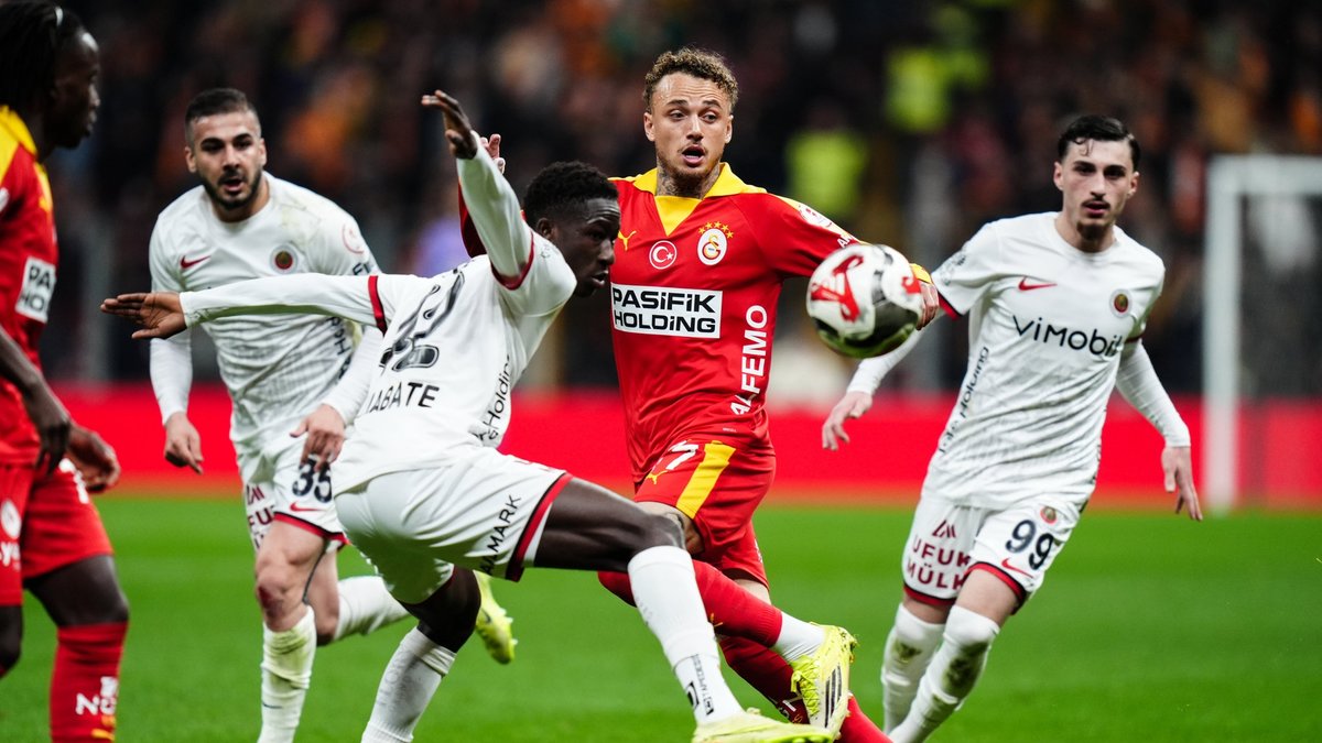 Spor yazarları Galatasaray-Natura Dünyası Gençlerbirliği maçını değerlendirdi