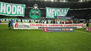 Dumanlı’ya saygı duruşu