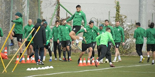 Konyaspor'da Fenerbahçe maçı hazırlıkları sürüyor