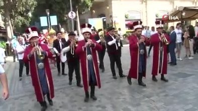 Son dakika EURO 2020 haberleri: İsviçre-Türkiye maçı öncesinde Bakü sokakları Mehter Marşı'yla inledi!
