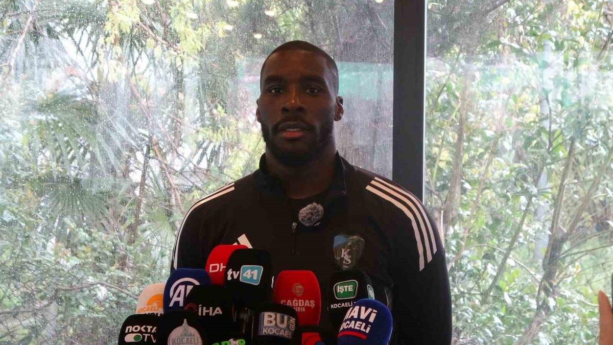 Kocaelispor'da Massadio Haidara'dan antrenman öncesi açıklamalar!