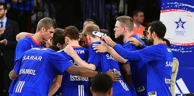 Anadolu Efes ilk galibiyetini aldı