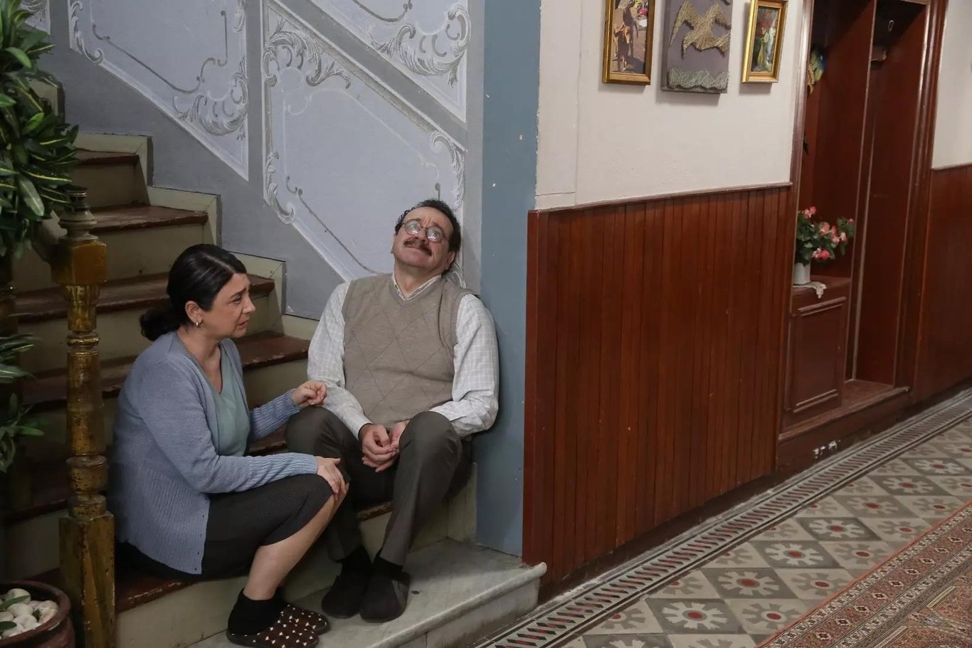 uc-kiz-kardes-son-bolum-full-izle-uc-kiz-kardes-79-bolum-izle-kanal-d-son-bolum-1711174569627.jpeg