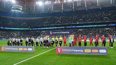 Tribünde boşluklar