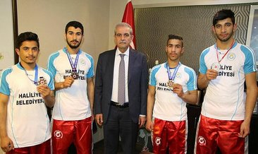 Türkiye şampiyonları madalyalarını Demirkol’a hediye etti