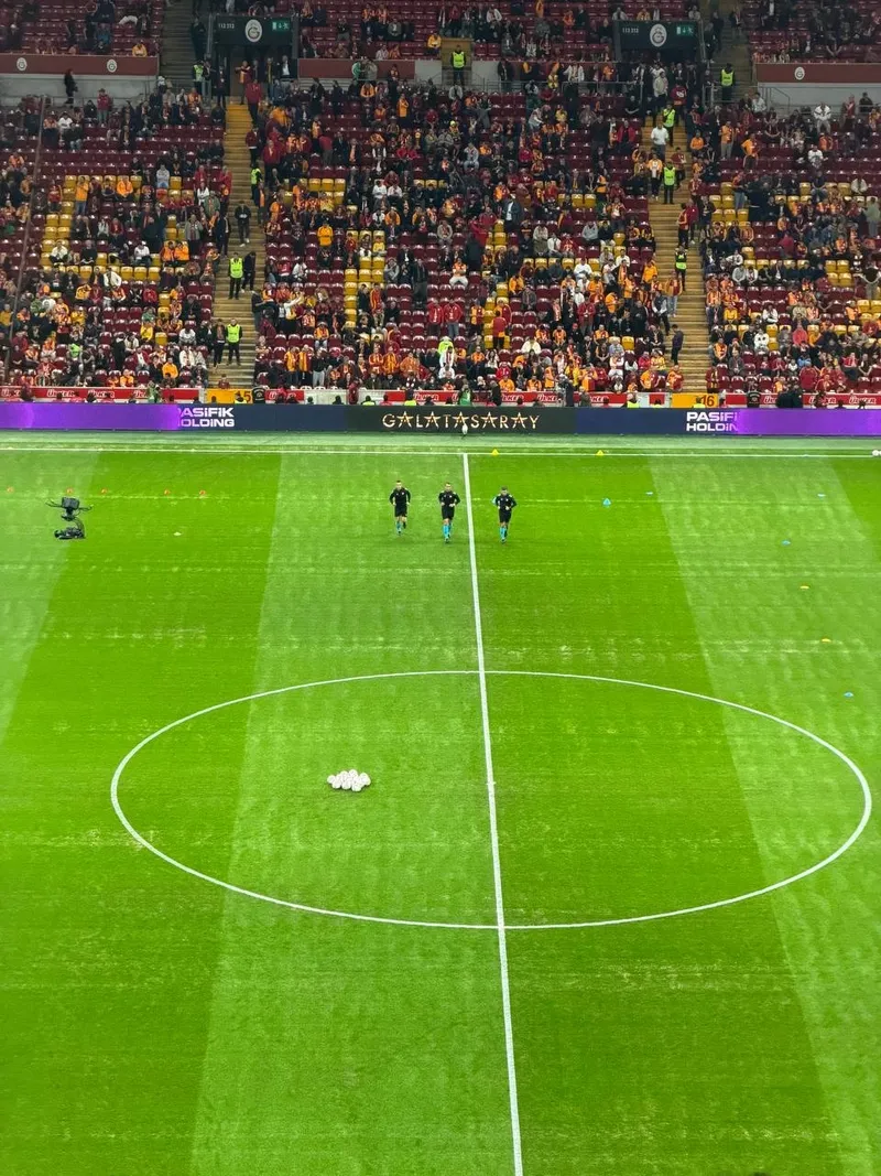 Galatasaray-Fenerbahçe derbisi öncesi RAMS Park'ta zemin dikkat çekti - 2