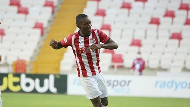 Son dakika transfer haberi: Sivasspor Max Gradel’in sözleşmesini 2024'e kadar uzattı