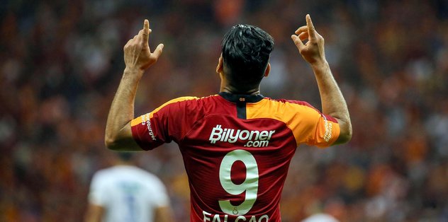 Galatasaray 'pençesini' arıyor! Radamel Falcao...