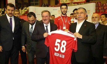 Yerlikaya’dan gençlere mesaj