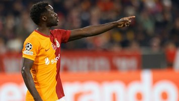 Sanchez’i göndermedi