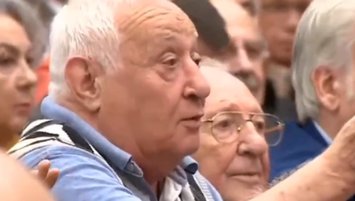 Divan'da kavga çıktı